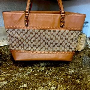 Gucci tote in good used condition
